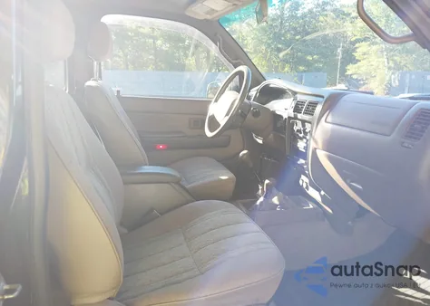 1999 Toyota Tacoma from USA, damaged, VIN 4TAWN72N5XZ528809